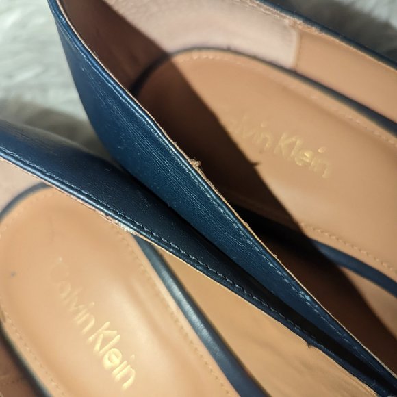 Calvin Klein Gold Chain Loafers - Picture 6 of 6